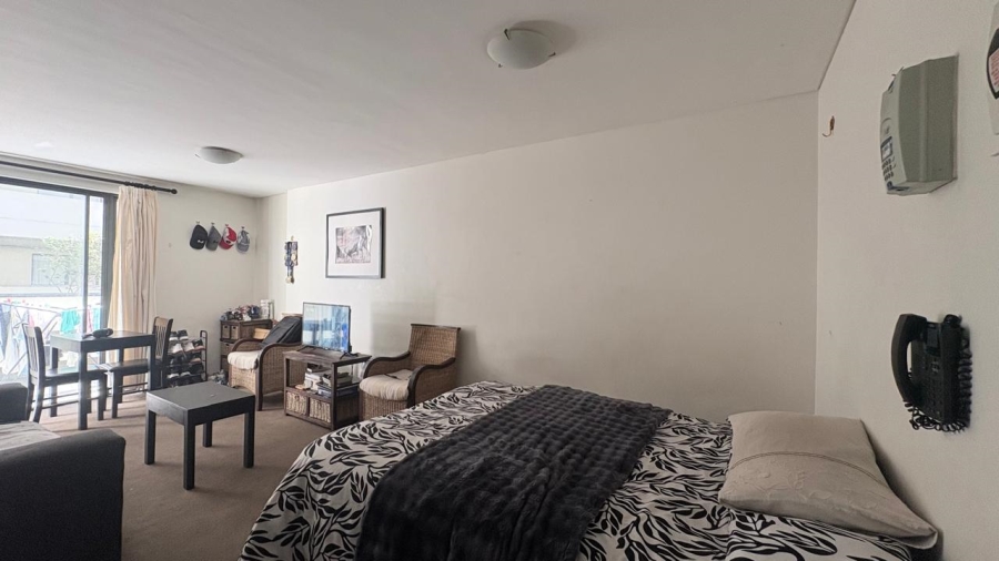1 Bedroom Property for Sale in Zonnebloem Western Cape